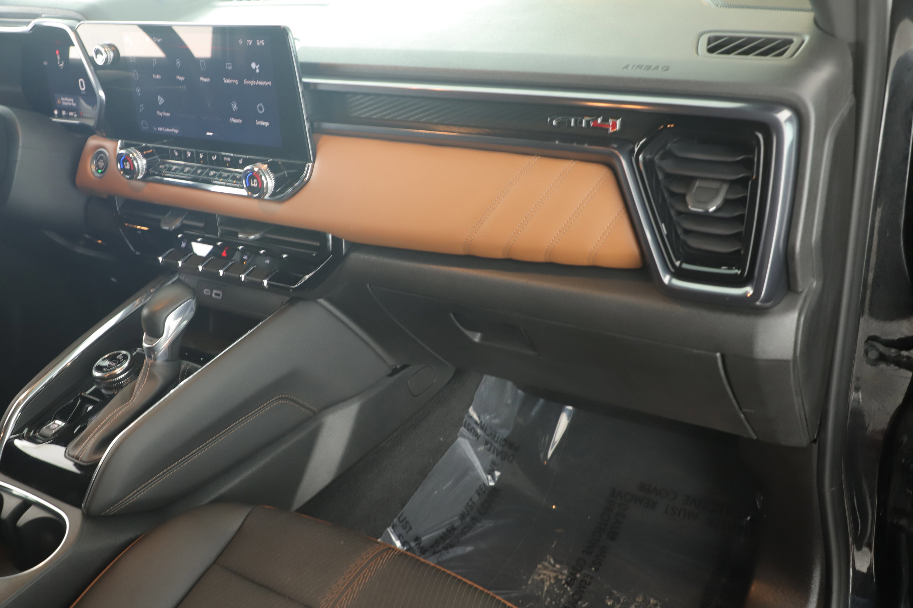 Used 2023 GMC Canyon AT4 w/ Technology Package image 21