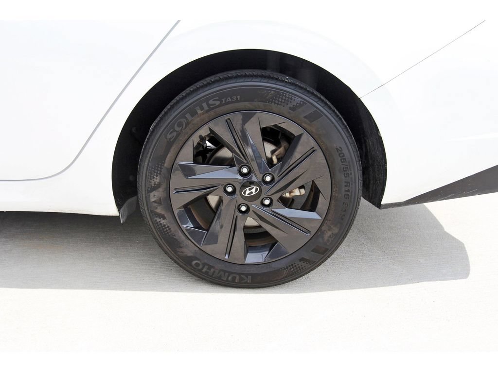 Used 2022 Hyundai Elantra SEL w/ Convenience Package FWD image 30
