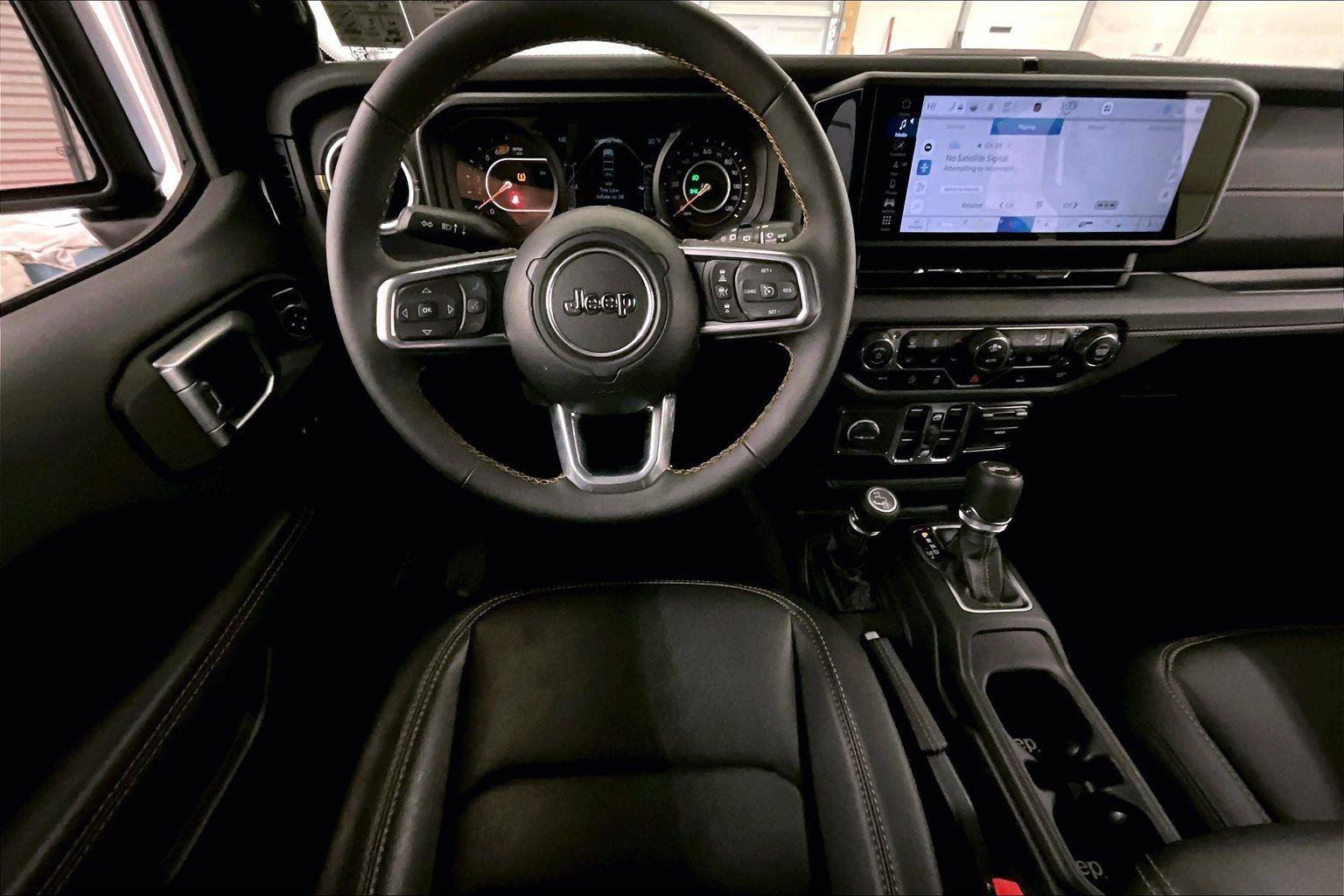 Used 2024 Jeep Wrangler Sahara w/ Technology Group image 5