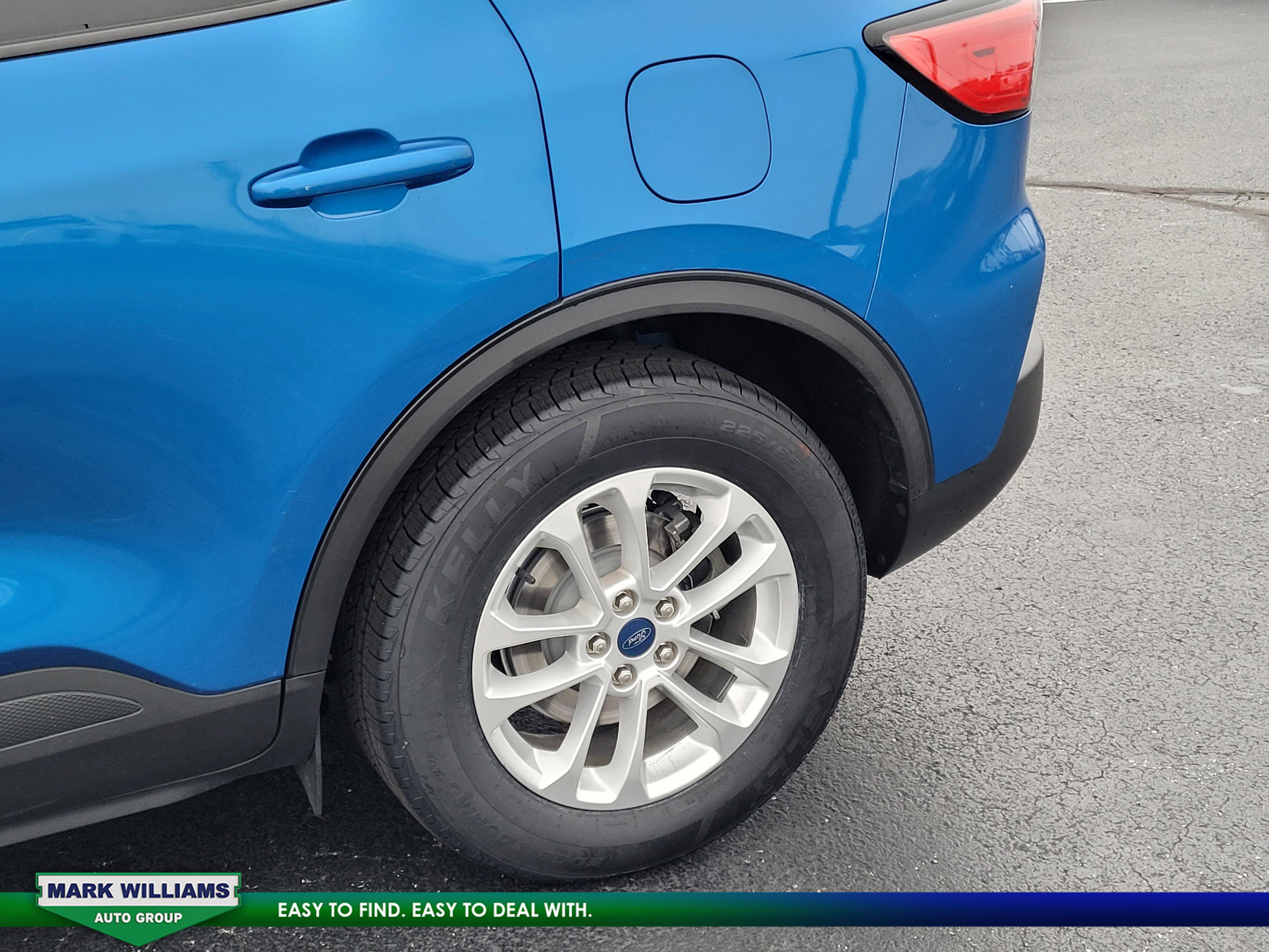 Certified 2020 Ford Escape SE image 11