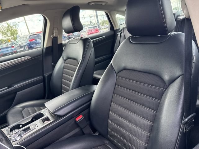 Certified 2017 Ford Fusion SE w/ Equipment Group 201A AWD/4WD image 8