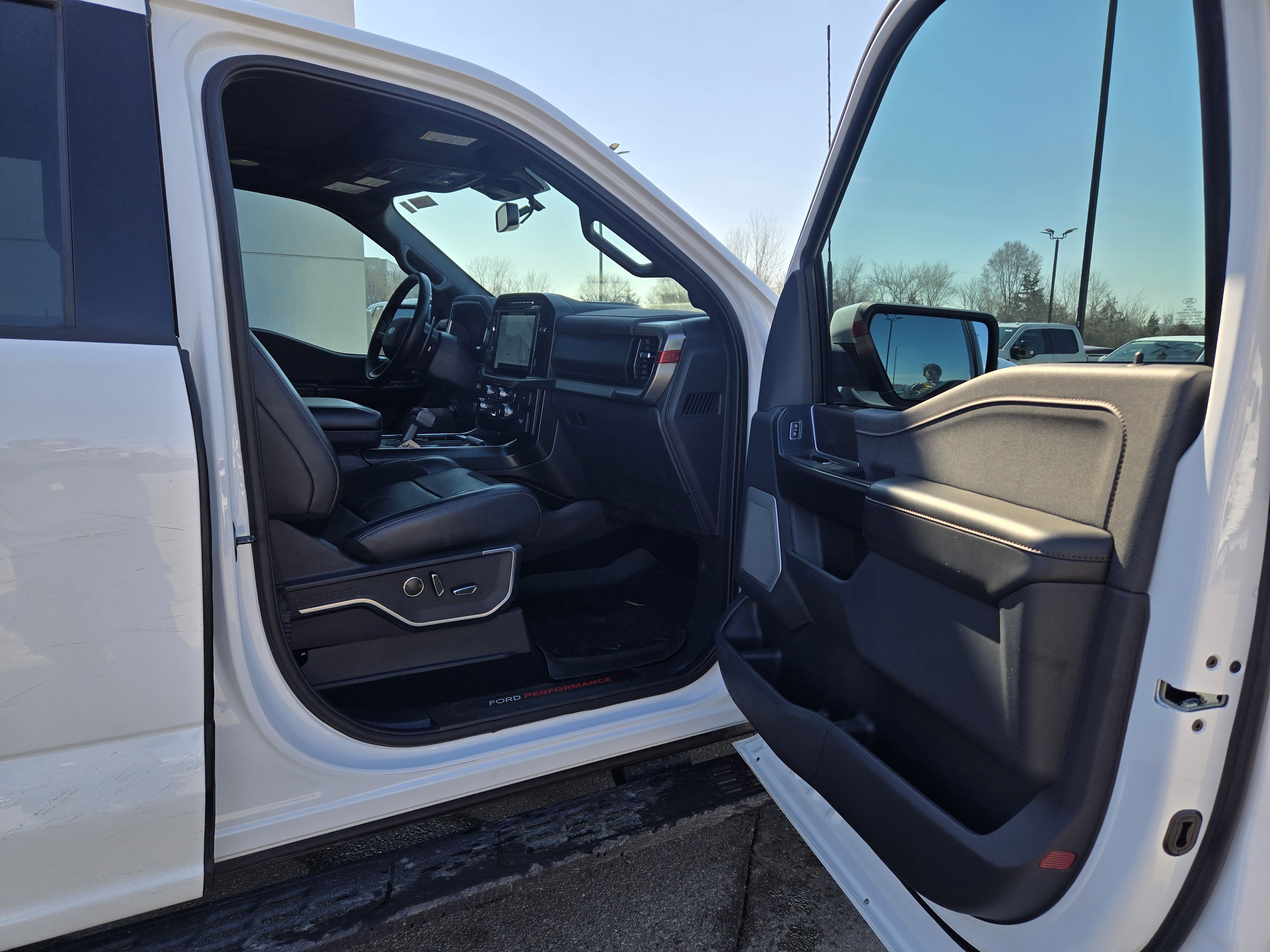 Certified 2022 Ford F150 Raptor w/ Raptor 37 Performance Package AWD/4WD image 16