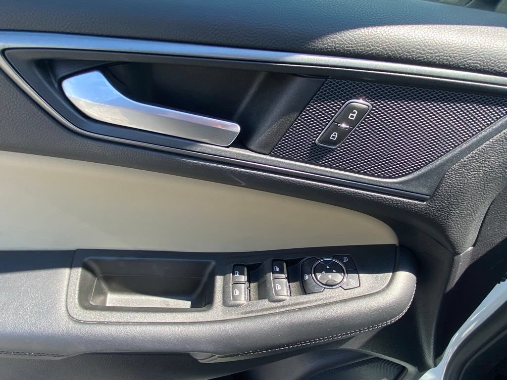 Certified 2021 Ford Edge SE FWD image 11