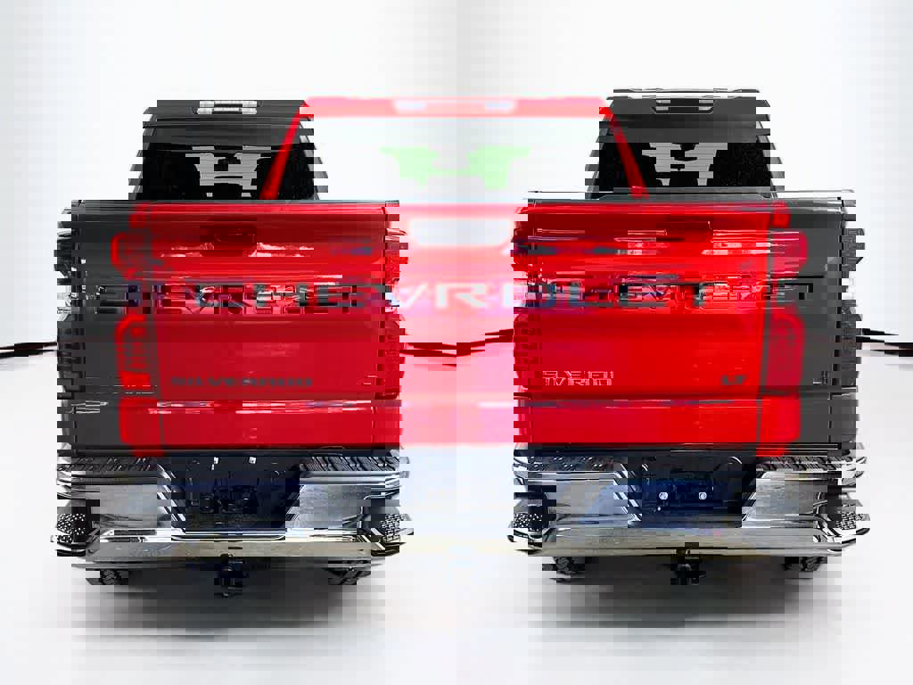 Used 2025 Chevrolet Silverado 1500 LT image 4