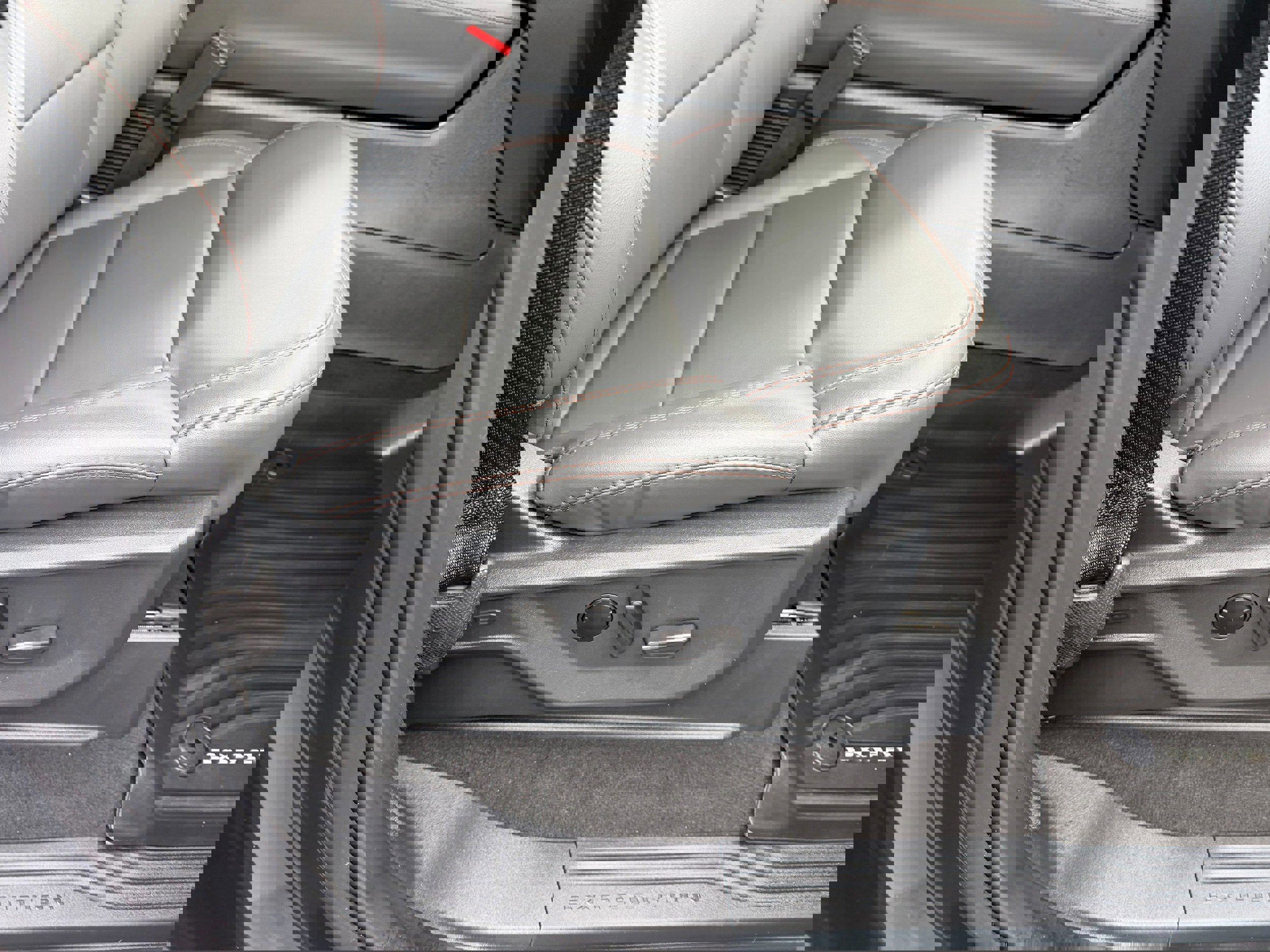 Certified 2025 Ford Expedition Active image 27