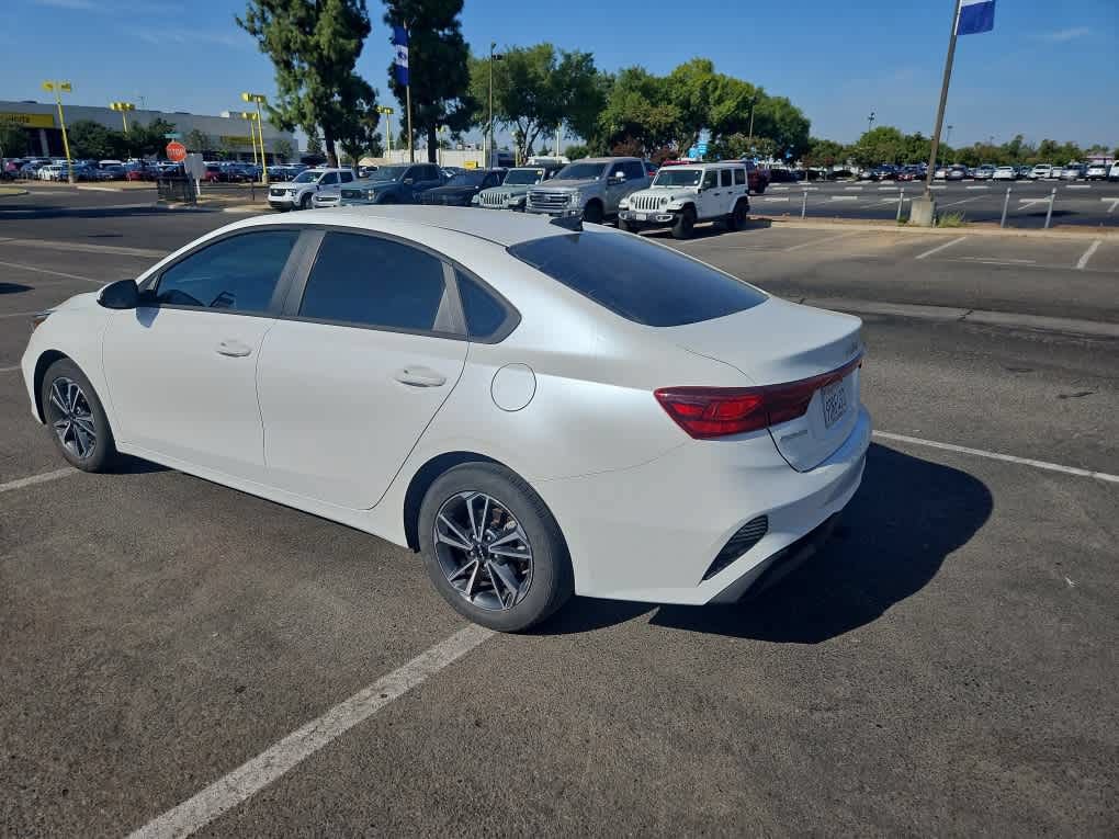 Used 2023 Kia Forte LXS FWD image 5