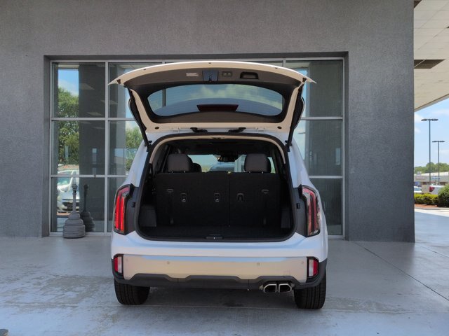 Used 2024 Kia Telluride EX w/ EX Captain's Chair Package FWD image 34