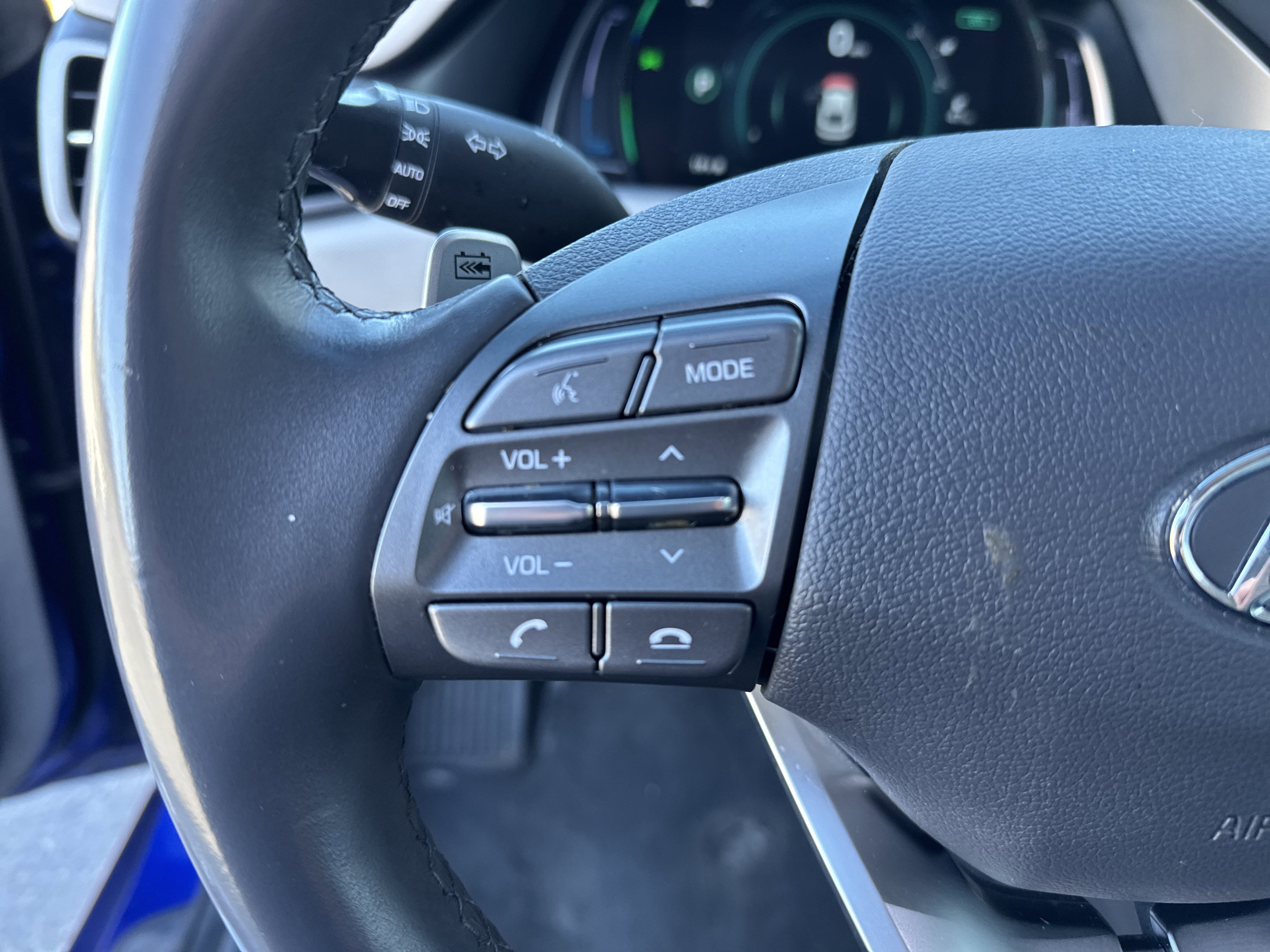 Used 2020 Hyundai Ioniq Limited image 27