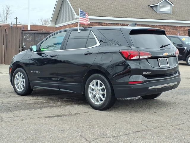 Used 2022 Chevrolet Equinox LT image 2