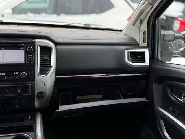 Used 2016 Nissan Titan XD image 30
