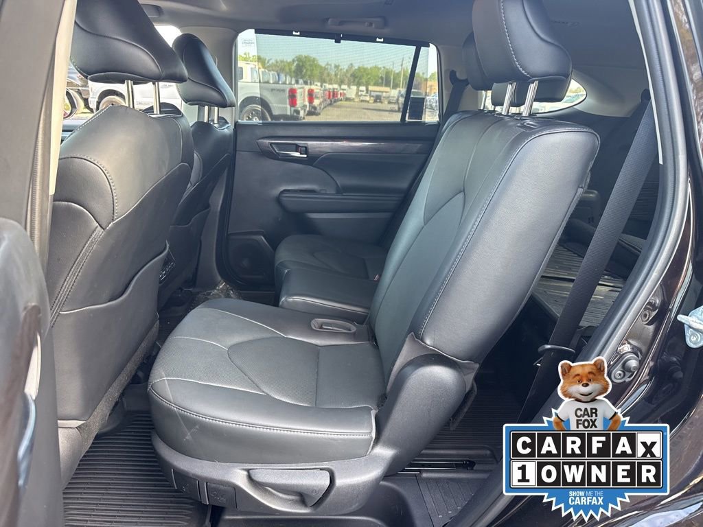 Used 2022 Toyota Highlander Limited image 16