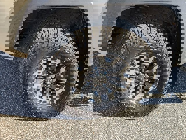 Used 2020 Toyota Tacoma TRD Off-Road image 12