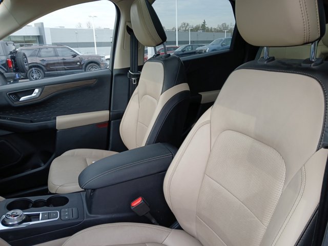 Certified 2020 Ford Escape Titanium AWD/4WD image 21