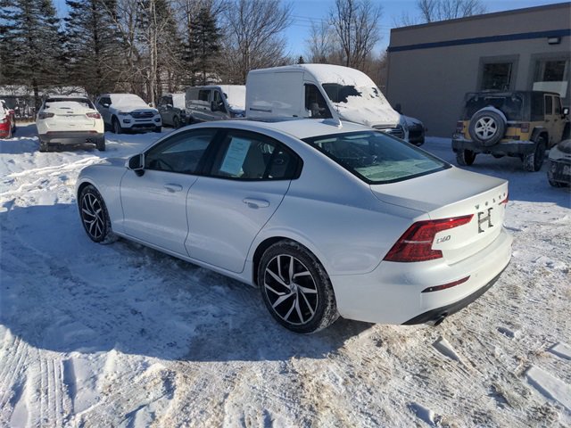 Used 2019 Volvo S60 T5 Momentum w/ Premium Package image 9