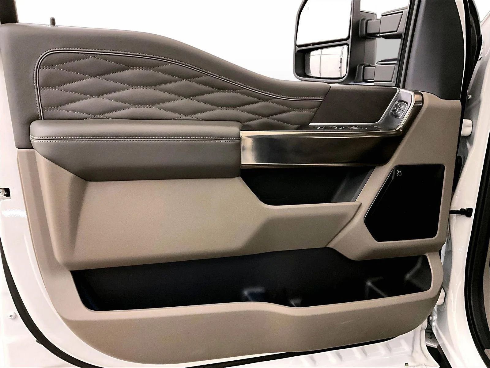 Certified 2025 Ford F450 Platinum w/ Platinum Plus Package AWD/4WD image 22