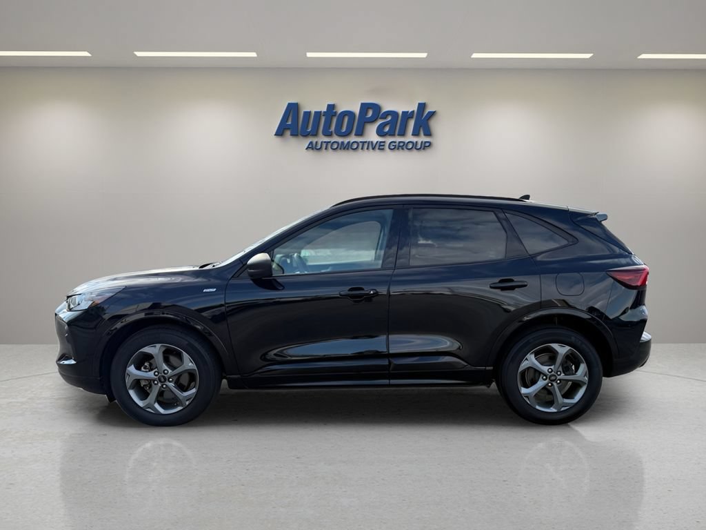 Certified 2023 Ford Escape ST-Line w/ Tech Pack #1 AWD/4WD image 6