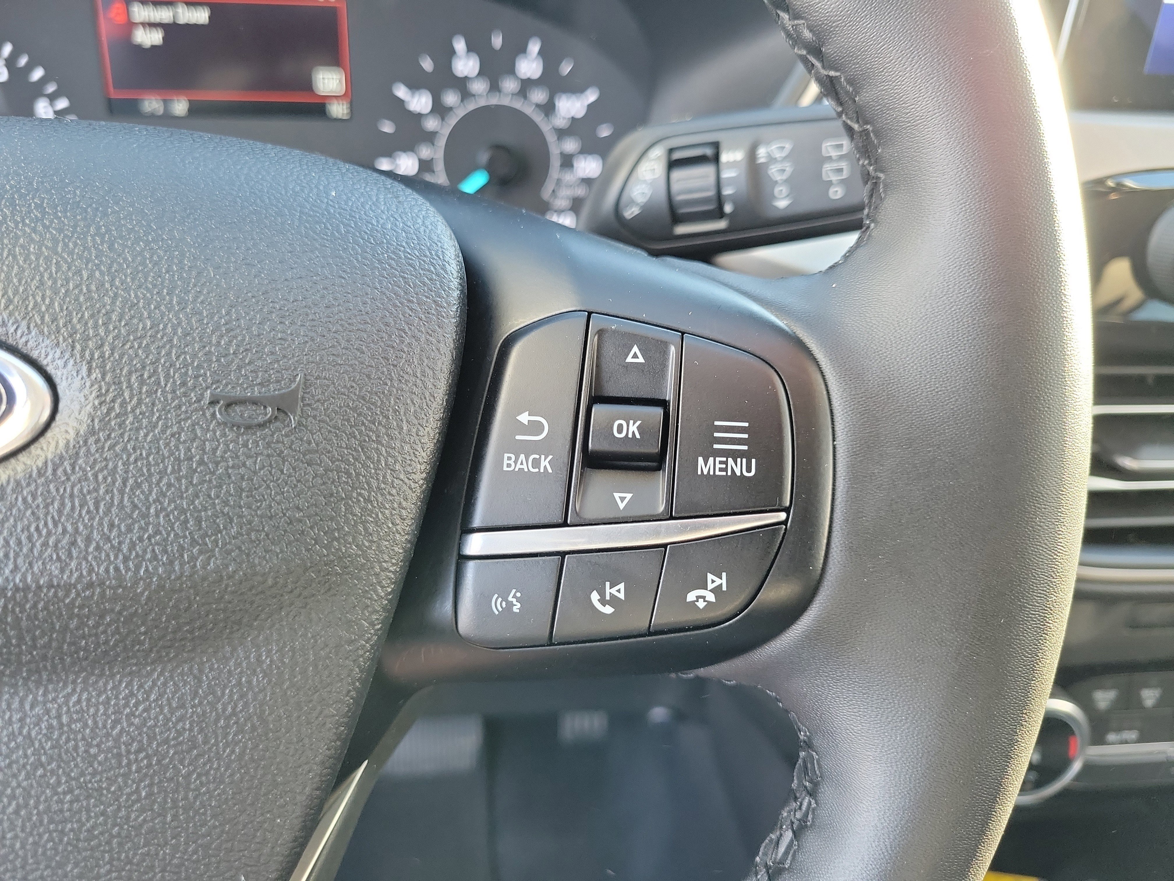 Certified 2022 Ford Escape SE w/ SE Sport Appearance Package image 8