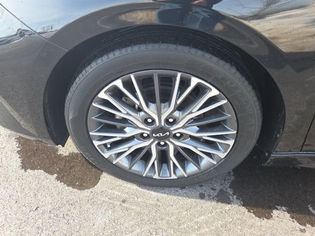 Used 2023 Kia Forte GT-Line w/ GT-Line Premium Package image 14