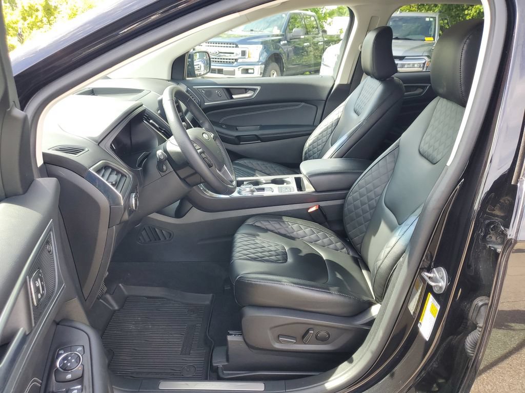 Certified 2024 Ford Edge Titanium AWD/4WD image 12