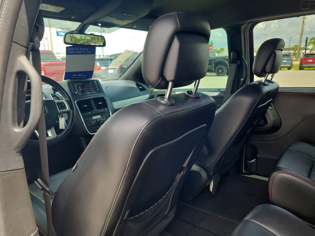 Used 2018 Dodge Grand Caravan GT image 12