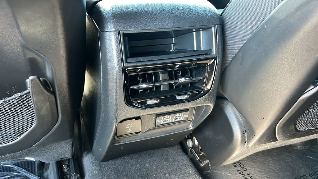 Used 2023 Jeep Grand Cherokee Altitude AWD/4WD image 10