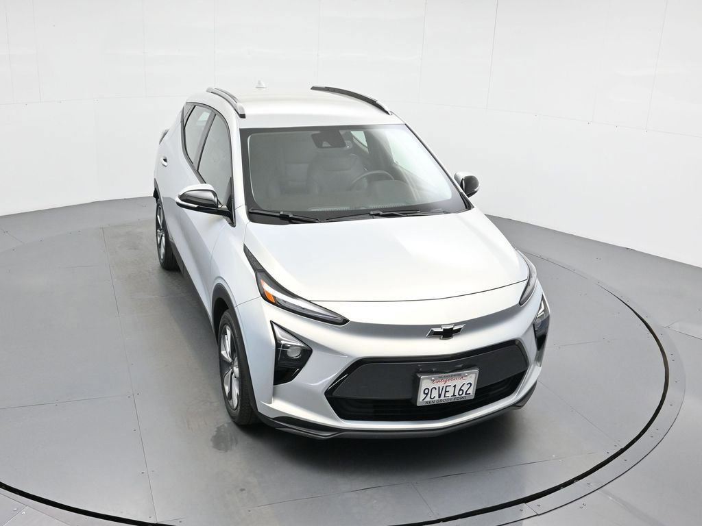 Used 2022 Chevrolet Bolt EUV LT w/ Convenience Package image 3