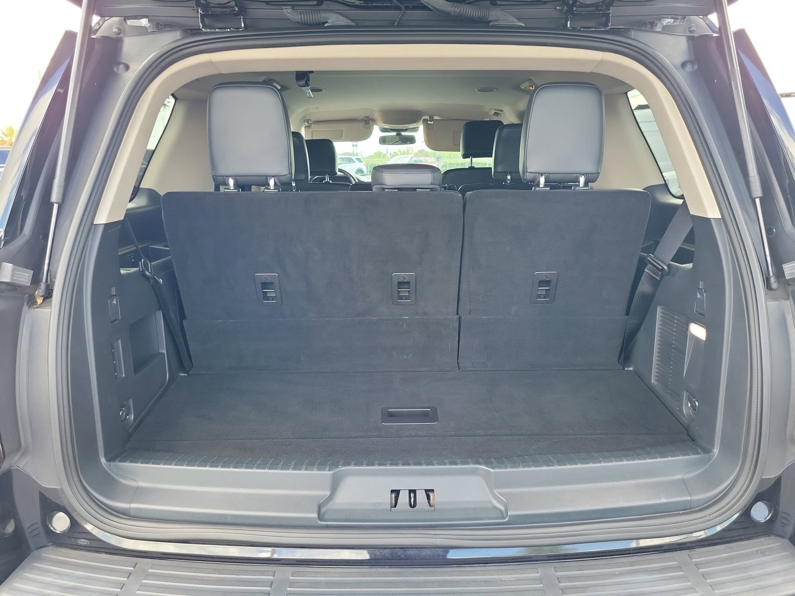 Certified 2023 Ford Expedition XLT RWD image 7