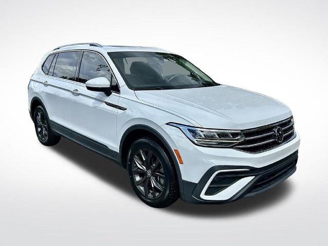Used 2022 Volkswagen Tiguan SE FWD image 3