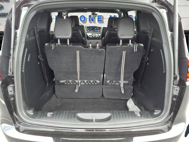 Used 2025 Chrysler Pacifica Select FWD image 24