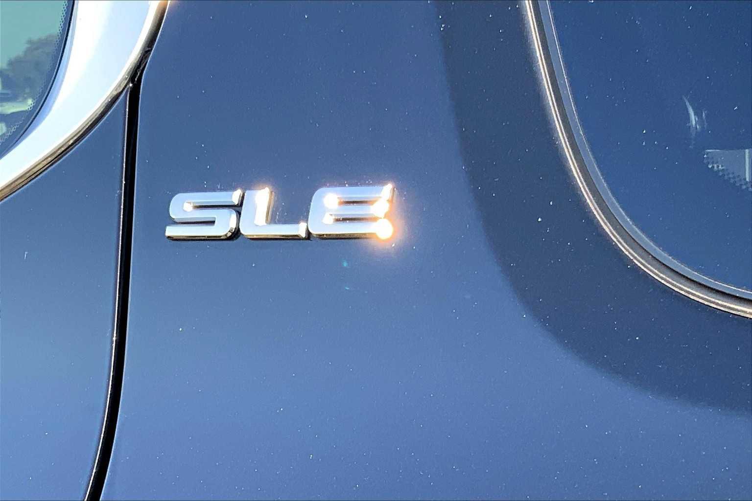 Used 2019 GMC Acadia SLE w/ Driver Alert Package I image 11