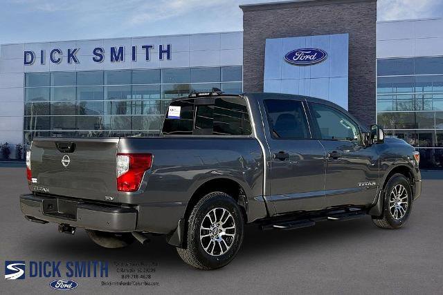 Used 2024 Nissan Titan SV w/ SV Convenience Package image 4