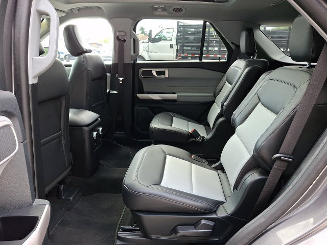 Certified 2024 Ford Explorer XLT w/ Equipment Group 202A AWD/4WD image 12