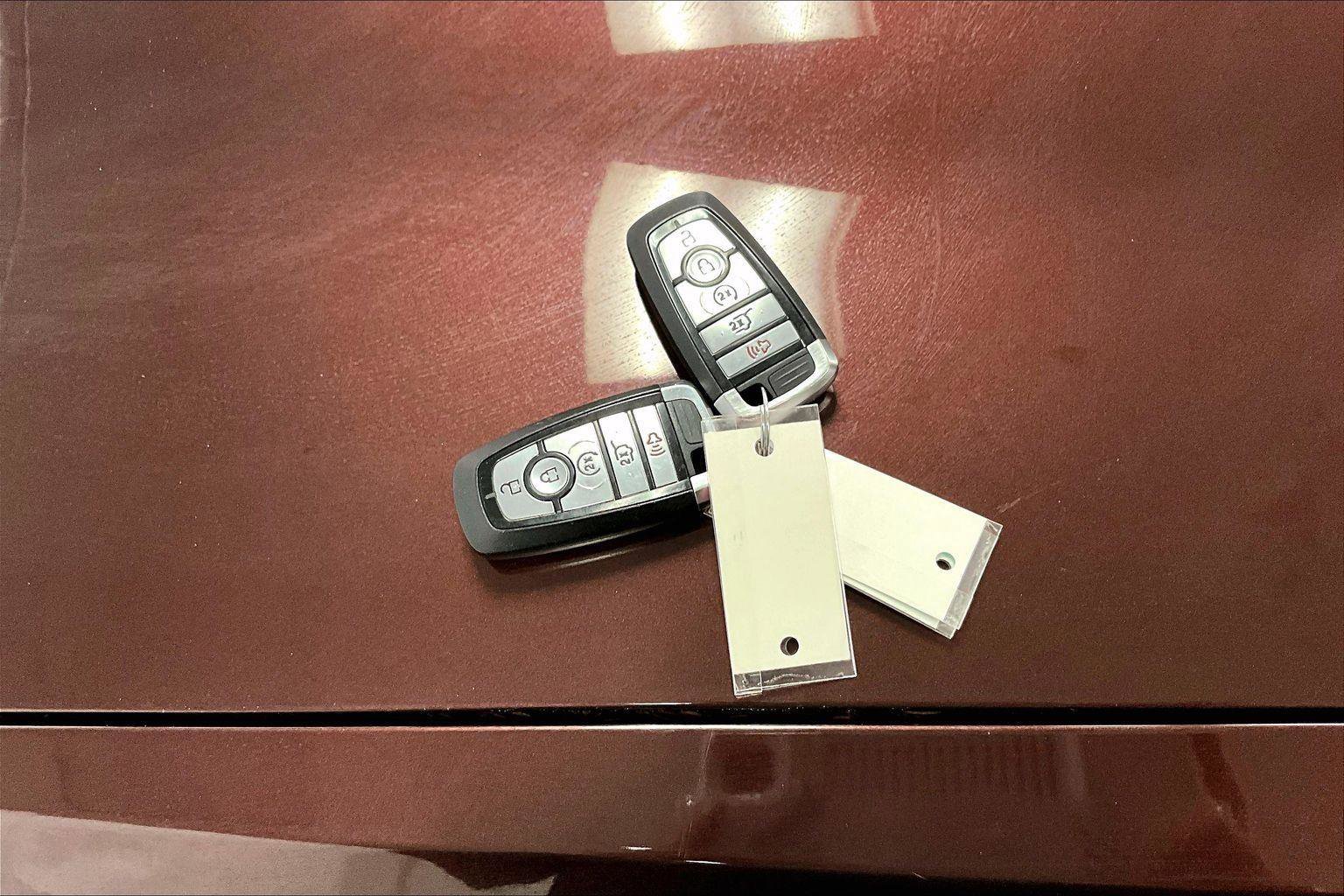 Certified 2020 Ford Explorer Platinum w/ Premium Technology Package image 9