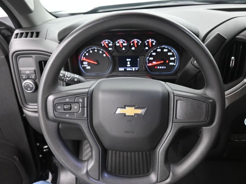 Used 2025 Chevrolet Silverado 1500 Custom image 12