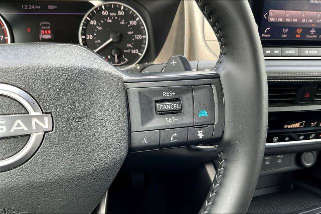 Used 2025 Nissan Rogue SV FWD image 12