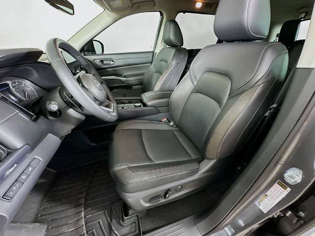 Used 2023 Nissan Pathfinder SL w/ SL Premium Package AWD/4WD image 12
