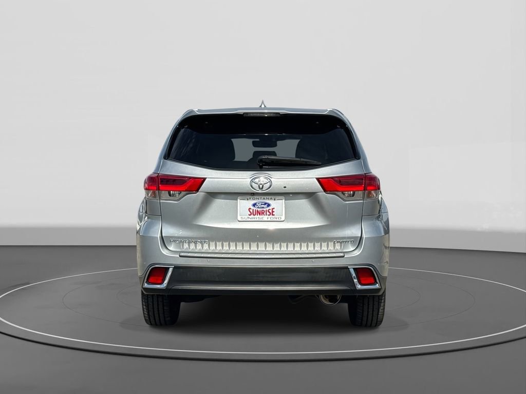 Used 2018 Toyota Highlander Limited Platinum w/ Carpet Mat Package (TMS) image 3