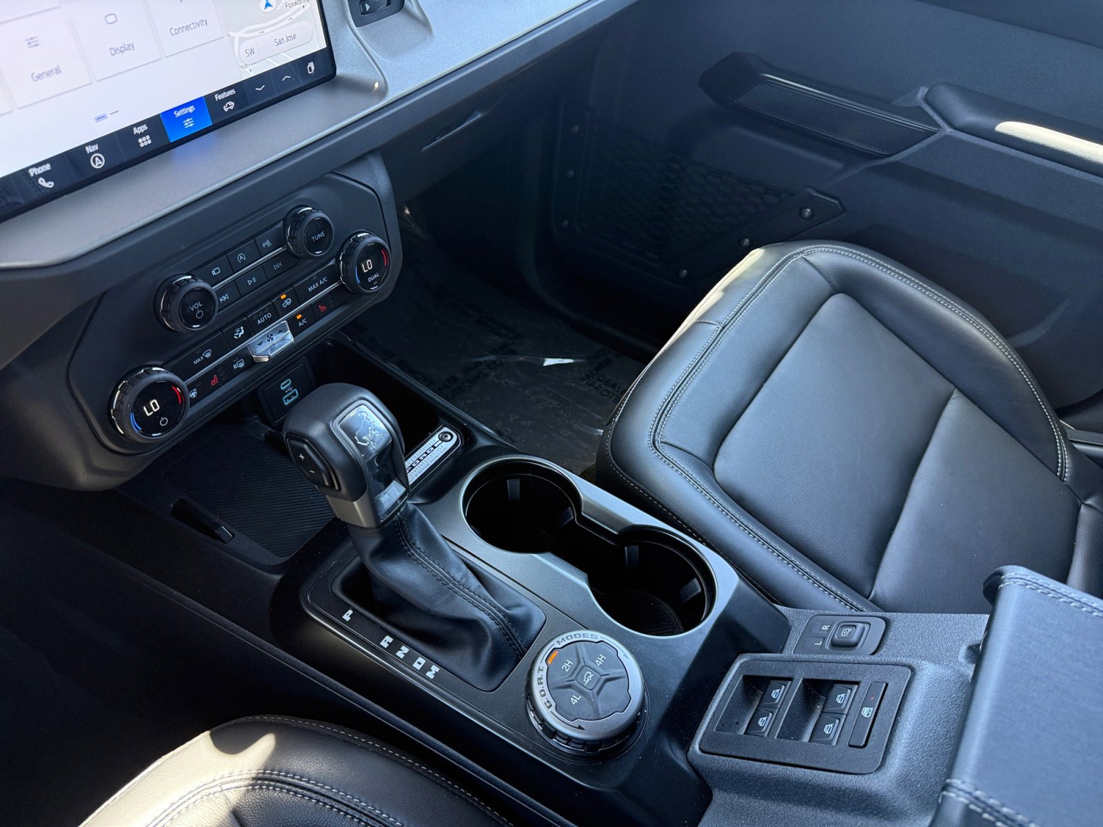 Certified 2025 Ford Bronco Outer Banks AWD/4WD image 13