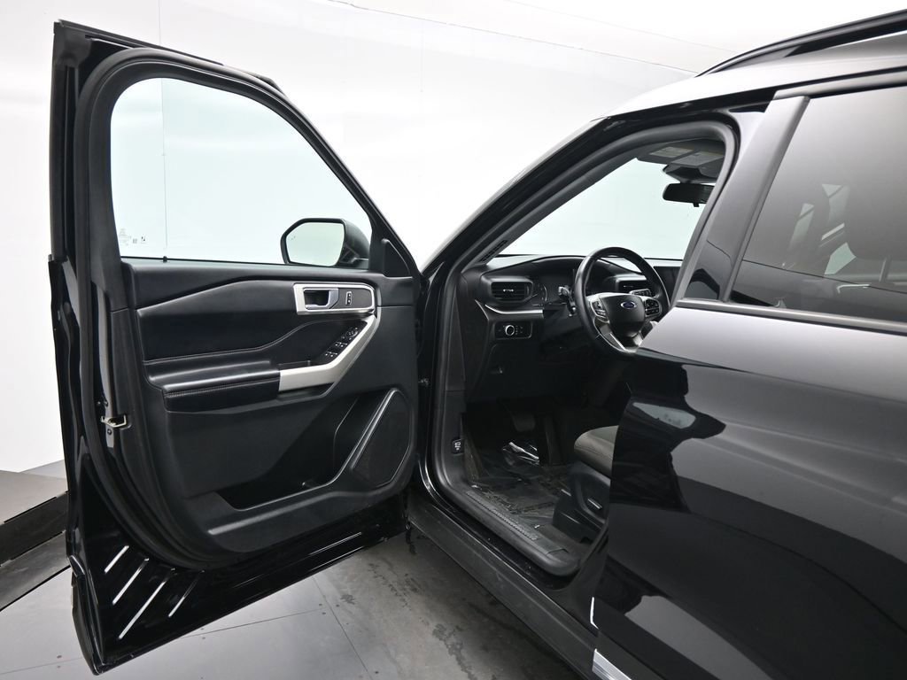 Certified 2022 Ford Explorer XLT image 36