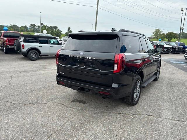 Certified 2025 Ford Expedition Active AWD/4WD image 32