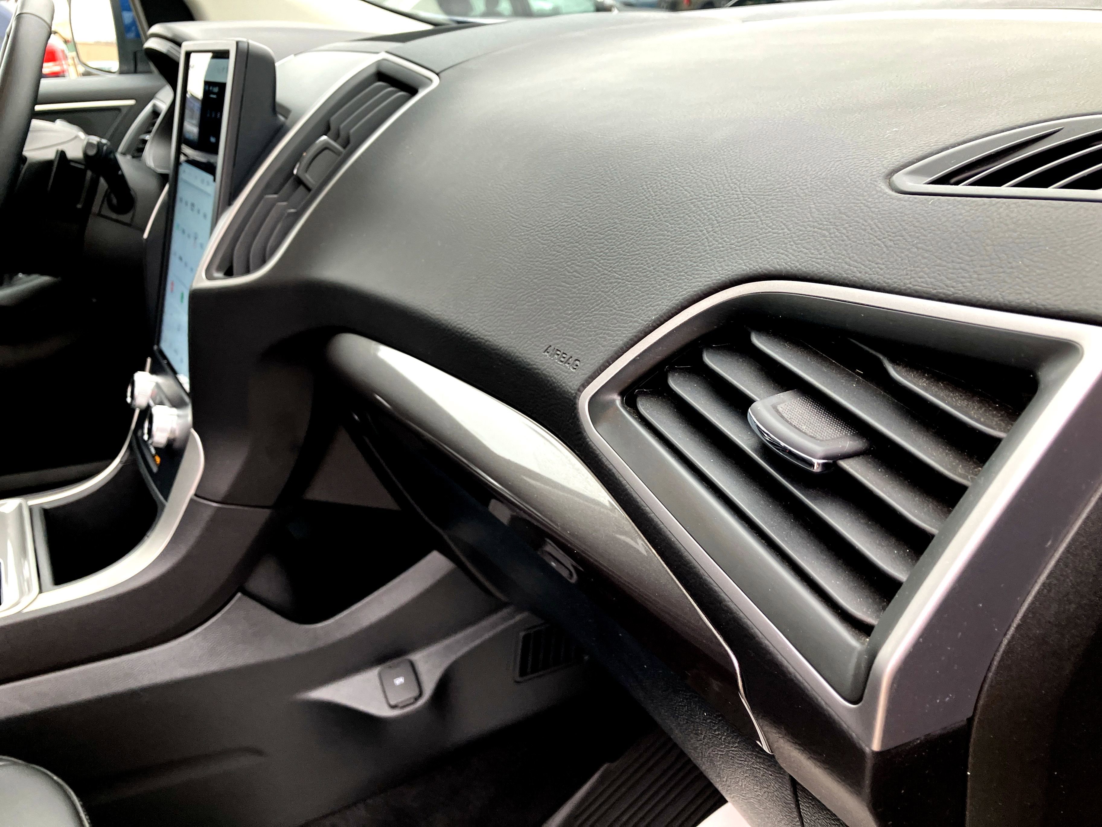 Certified 2024 Ford Edge SEL w/ Convenience Package image 19