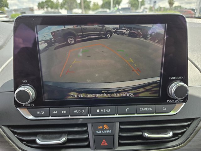 Used 2024 Nissan Altima 2.5 SV FWD image 24