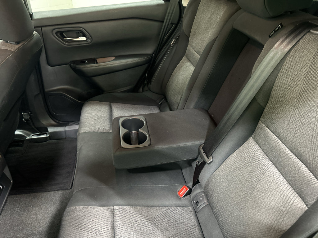 Used 2024 Nissan Rogue S FWD image 26