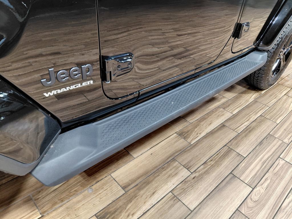 Used 2023 Jeep Wrangler Unlimited Sahara AWD/4WD image 18