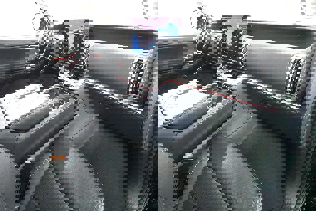 Certified 2025 Ford Expedition Platinum image 37