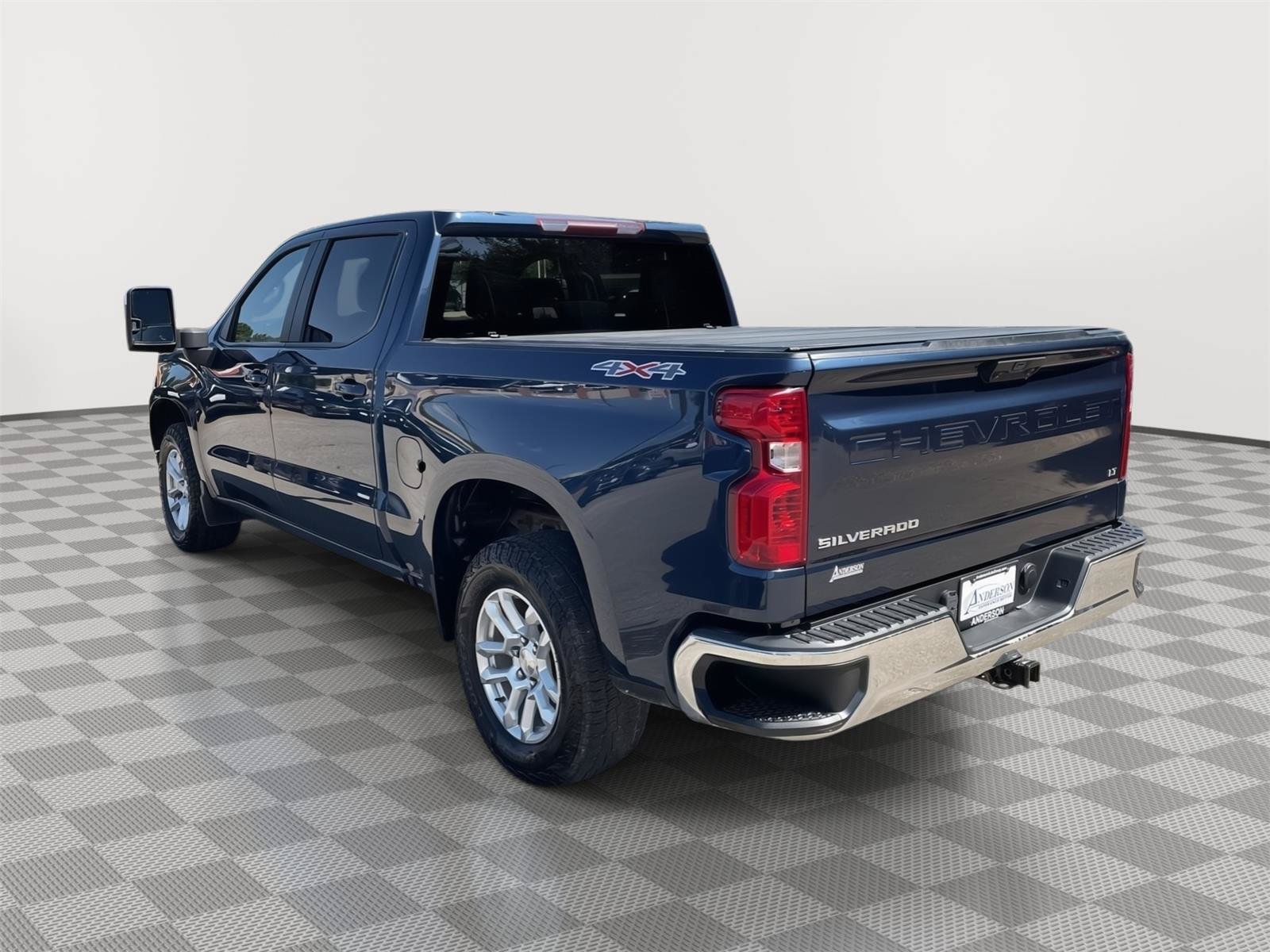 Used 2022 Chevrolet Silverado 1500 LT AWD/4WD image 9