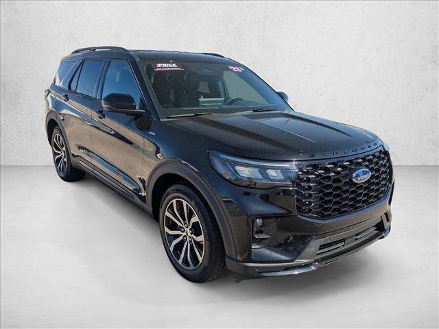 Certified 2025 Ford Explorer ST-Line image 3