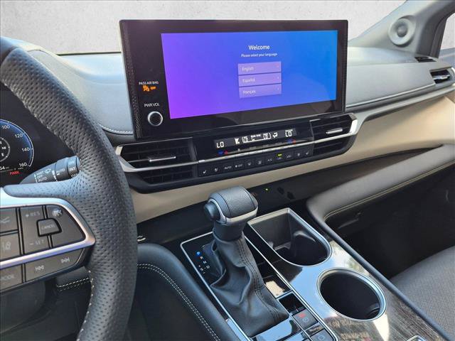 Used 2025 Toyota Sienna Platinum AWD/4WD image 12