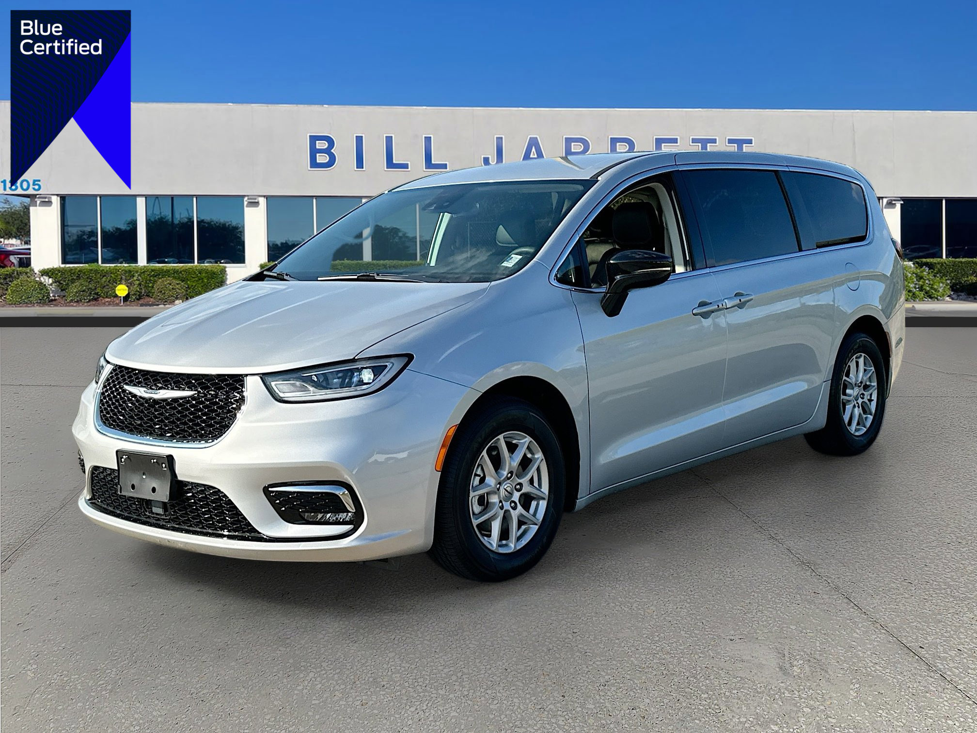 Used 2024 Chrysler Pacifica Touring-L