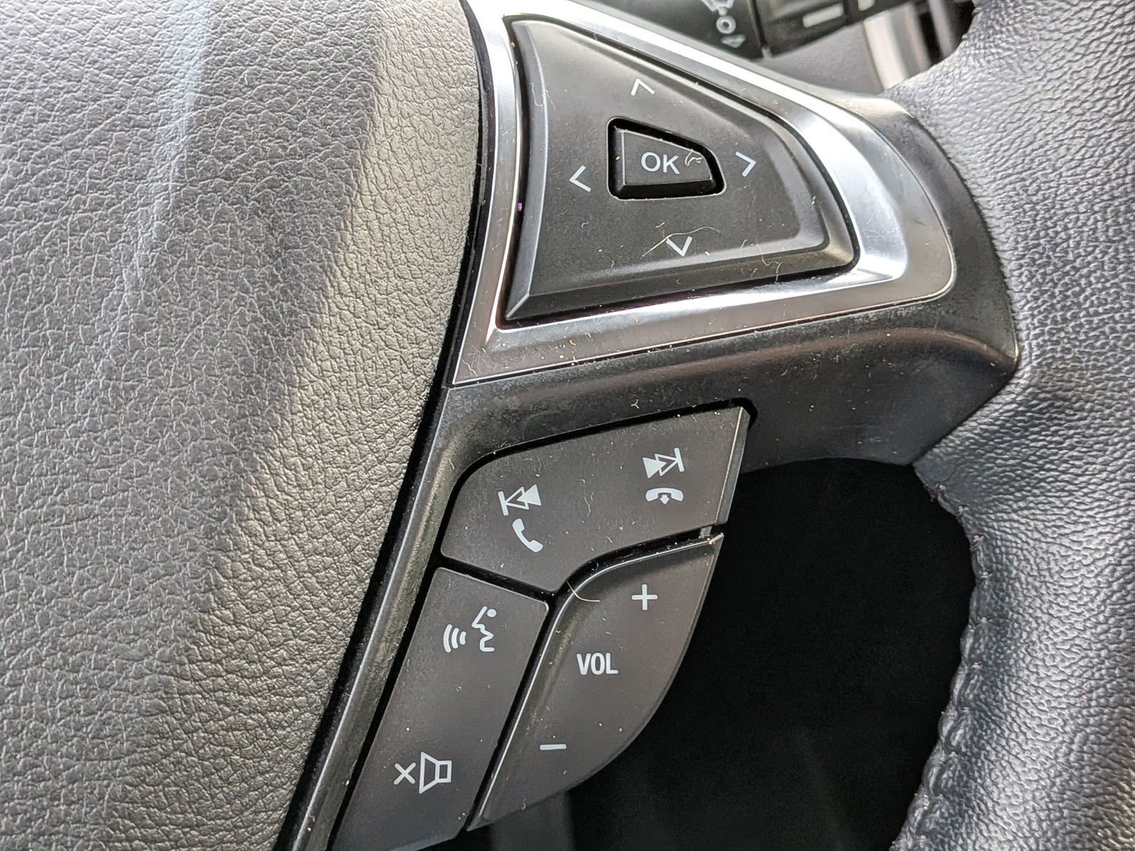 Certified 2024 Ford Edge SEL w/ Convenience Package image 30